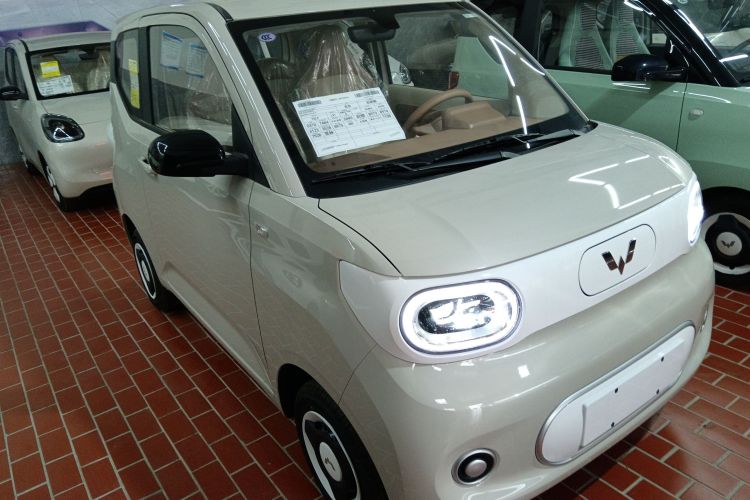 五菱汽车 宏光MINIEV 2024款 第三代 215km 青春版车身外观3