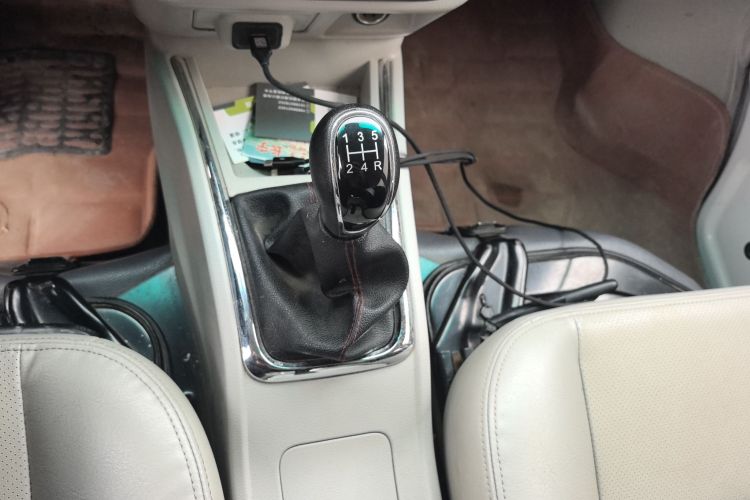 金杯 新海狮X30L 2021款 1.5L商务中央空调版客车国VI SWC15M中控内饰18