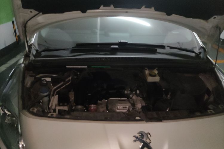 标致3008 2015款 1.6THP 自动经典版局部细节24