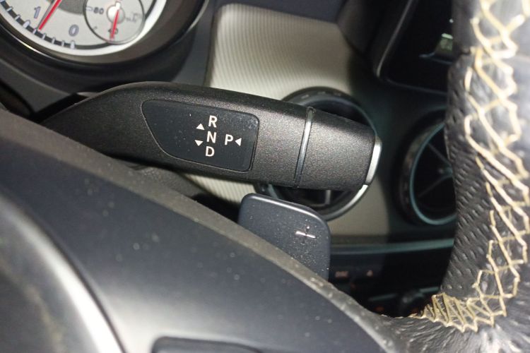 奔驰GLA 2015款 GLA 200 时尚型局部细节18