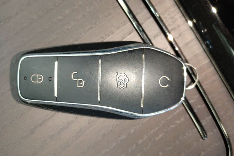 比亚迪 汉 2025款 EV 701KM激光雷达智驾型中控内饰7001