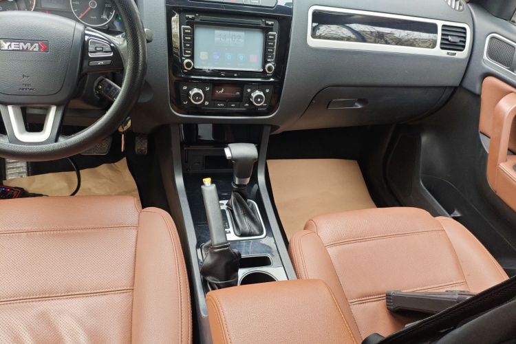 野马汽车 野马T70 2015款 改款 1.8T CVT优雅型中控内饰18