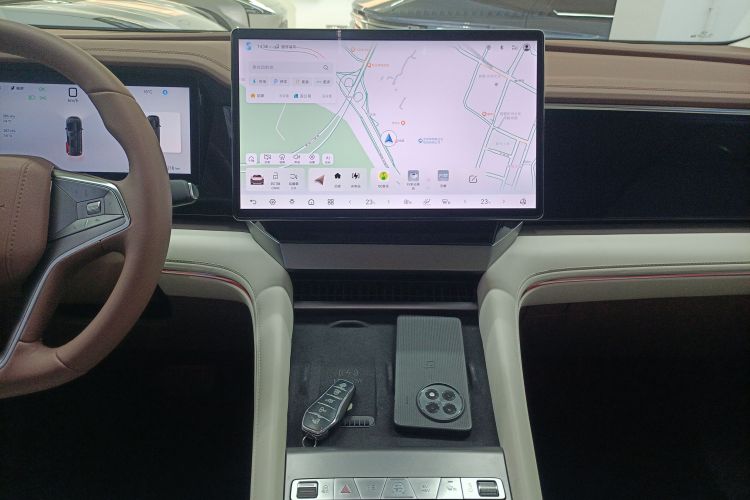 比亚迪 夏 2025款 DM-i 1.5T 180km 卓越型中控内饰16