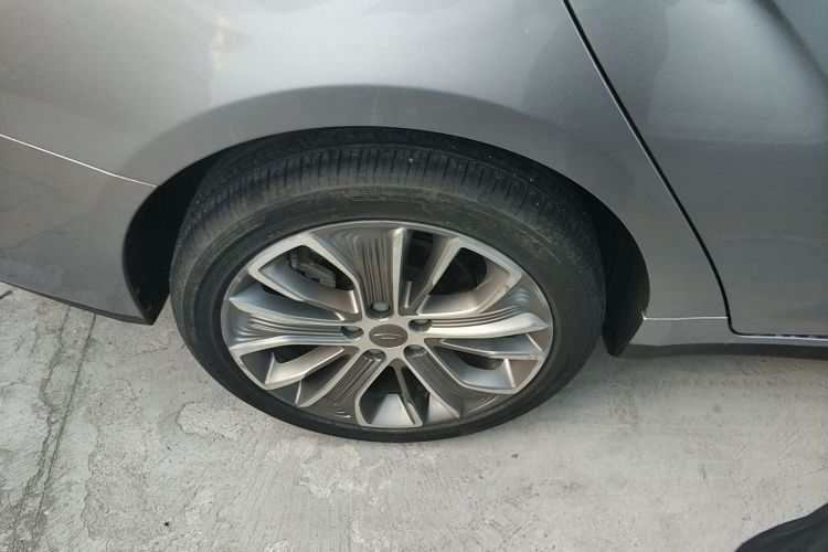 吉利几何A 2019款 升级款 高维标准续航平方版车身外观6008