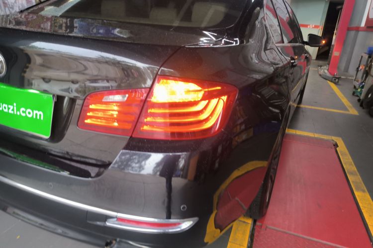 宝马5系 2014款 525Li 豪华设计套装车身外观6006