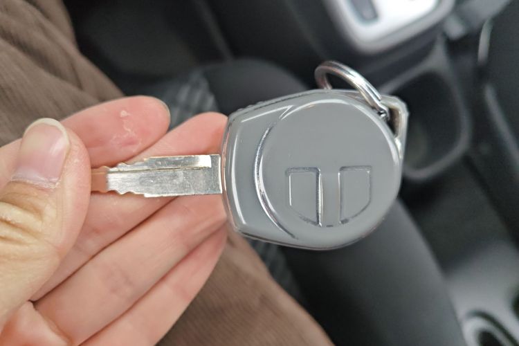 铃木 吉姆尼 2015款 1.3 AT JLX中控内饰11