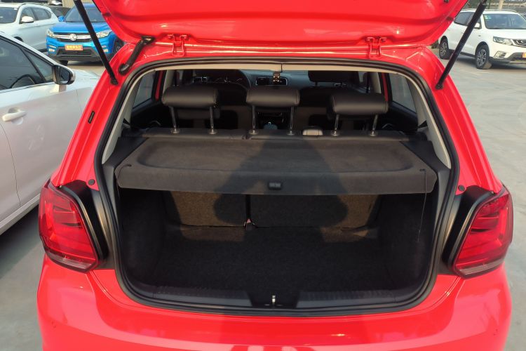 大众 Polo 2014款 1.6L 自动舒适版机舱底盘23