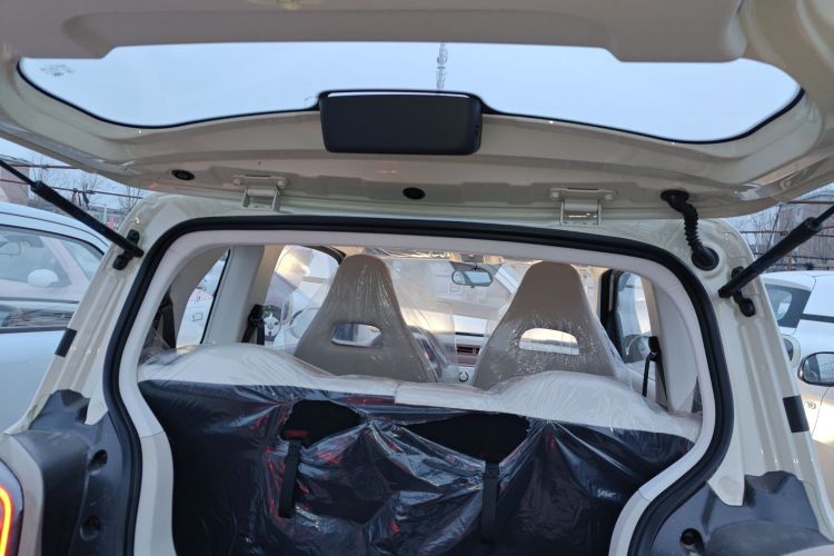 奔腾小马 2026款 222km 萌趣马 Plus机舱底盘23