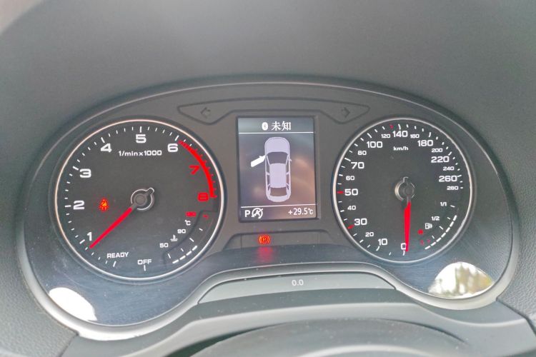 奥迪A3 2018款 30周年年型 Limousine 35 TFSI 运动型中控内饰14