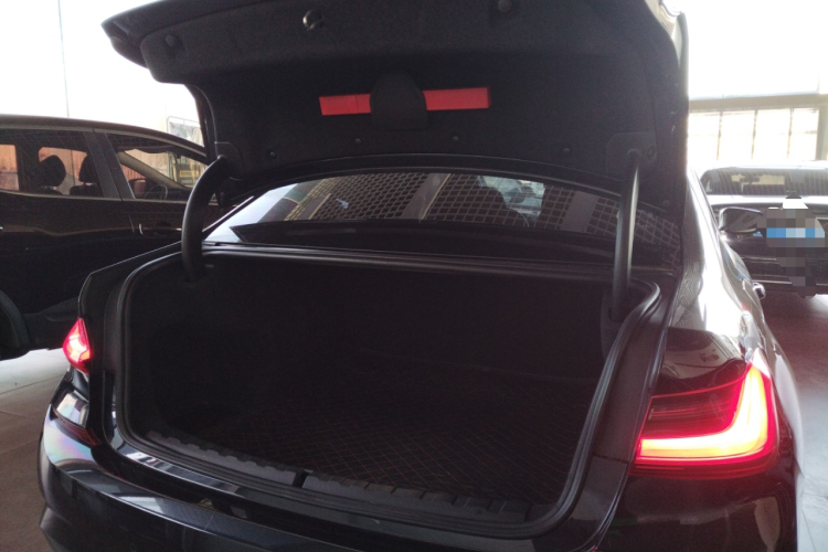 宝马3系 2020款 改款 325Li M运动套装机舱底盘23