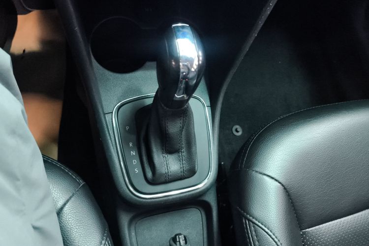 大众 Polo 2016款 1.4L 自动风尚型中控内饰18