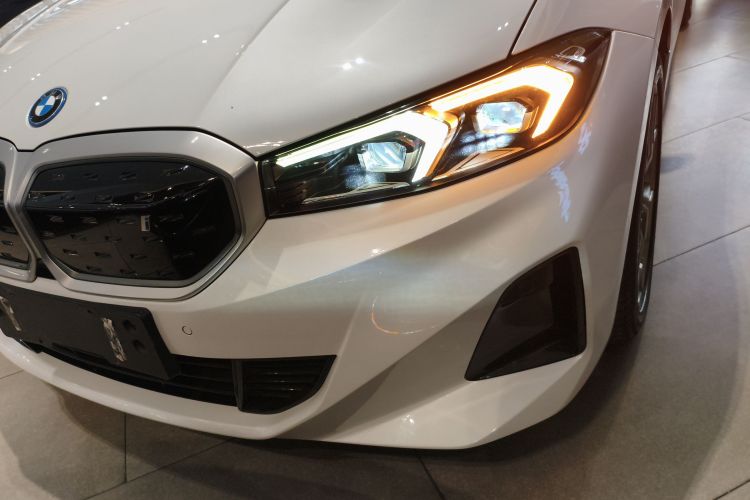 宝马i3 2022款 eDrive 35 L局部细节36