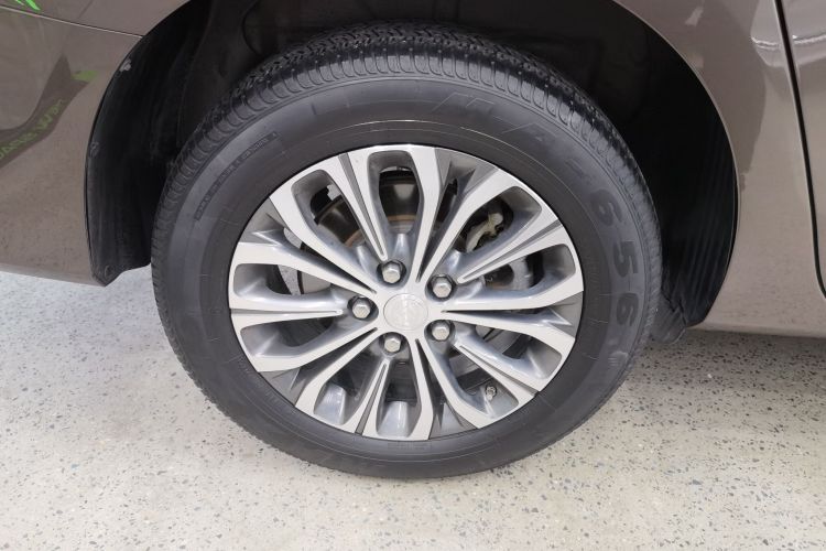 别克GL8 2022款 陆上公务舱 652T 舒适型车身外观6008