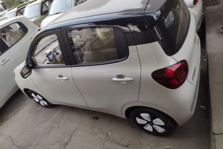 五菱汽车 宏光MINIEV 2025款 四门版 臻享+款车身外观4