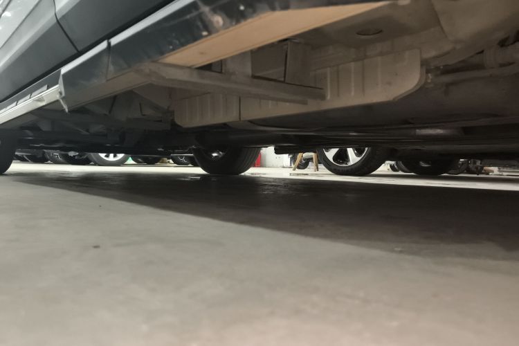 凯迪拉克XT5 2018款 25T 豪华型机舱底盘30