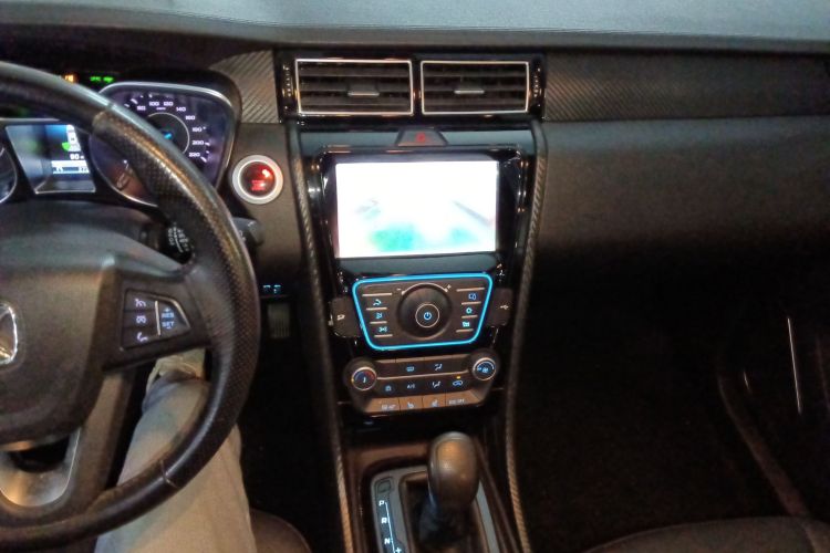 江铃 驭胜S330 2016款 1.5L GTDi 自动两驱尊贵版中控内饰16