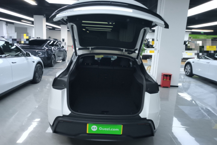 特斯拉 Model Y 2025款 长续航全轮驱动版局部细节23