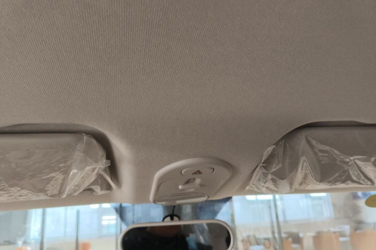 奔腾小马 2026款 222km 伶俐马中控内饰22