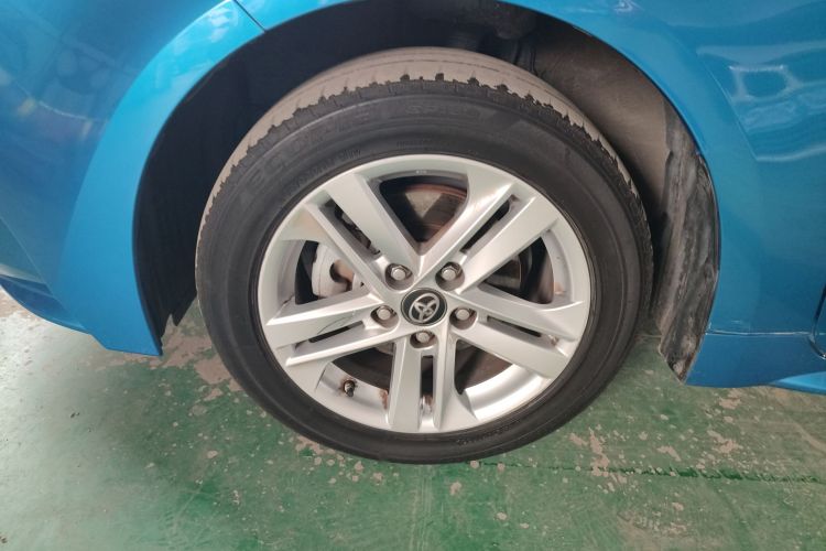 丰田 雷凌 2022款 185T CVT豪华版车身外观35