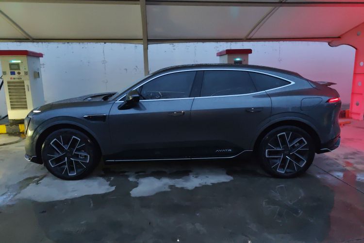 阿维塔11 2024款 580 三激光四驱奢享版车身外观4