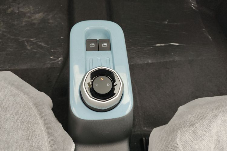 吉利银河 2024款 熊猫mini 200km 耐力熊中控内饰18