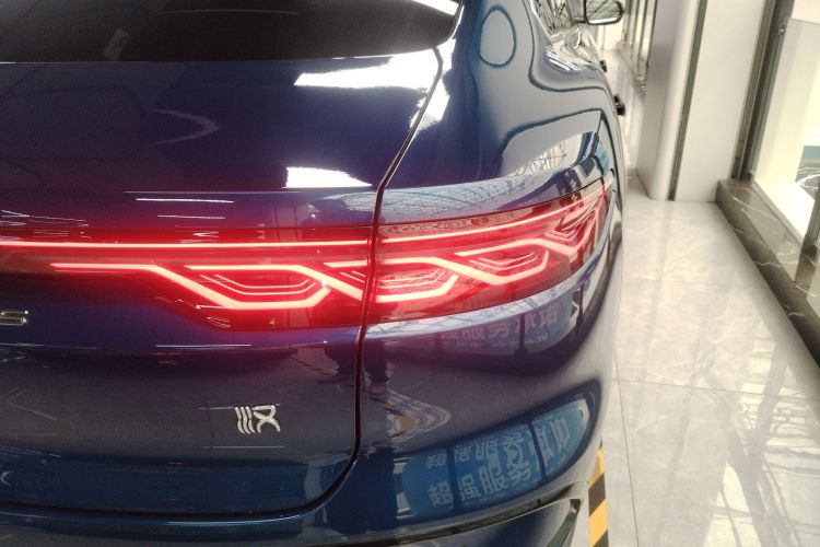 比亚迪 汉 2022款 EV 创世版 715KM前驱旗舰型车身外观9