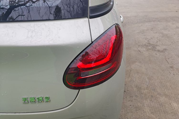 五菱汽车 五菱缤果 2025款 203km 轻享款车身外观9