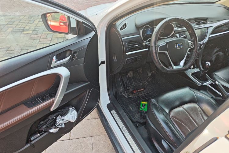 吉利汽车 帝豪 2017款 两厢RS百万款 1.5L 手动向上版中控内饰20