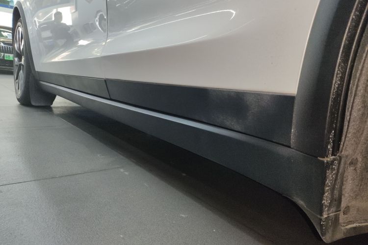 特斯拉 Model X 2023款 双电机全轮驱动版局部细节9002