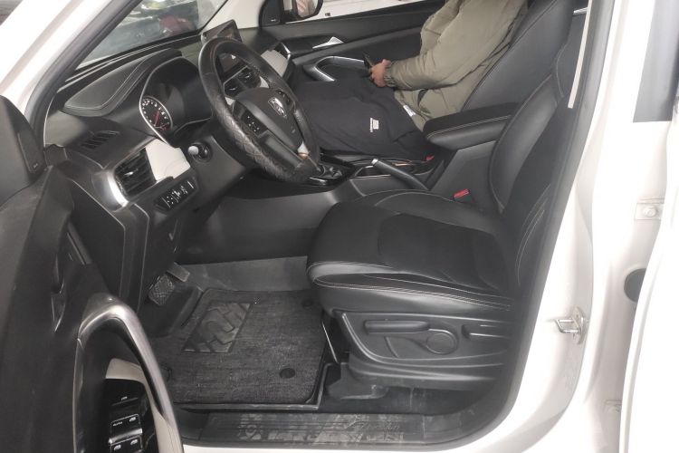 宝骏530 2019款 1.5T CVT豪华型 国V中控内饰19