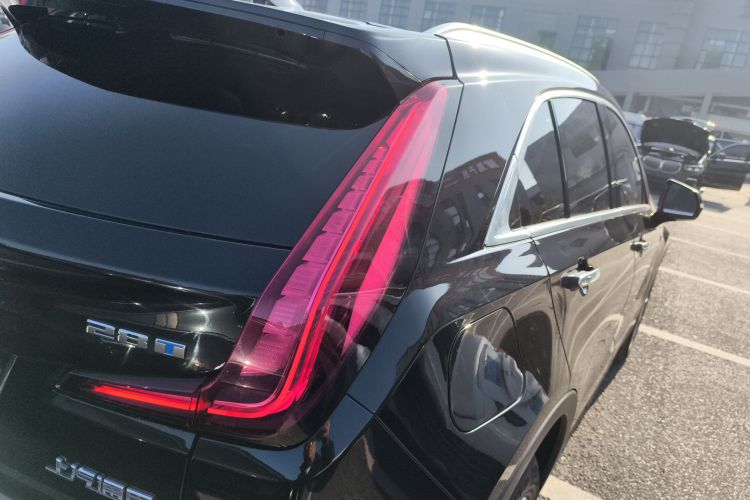 凯迪拉克XT4 2023款 28T 两驱风尚型车身外观6006