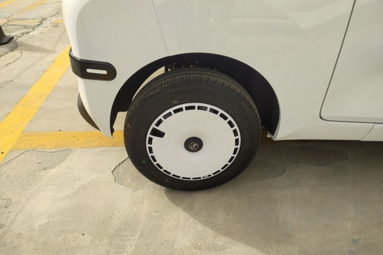 奇瑞新能源 QQ冰淇淋 2025款 155km 圣代版车身外观6008