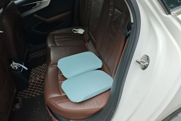 奥迪A4L 2018款 30周年年型 40 TFSI 时尚型中控内饰21