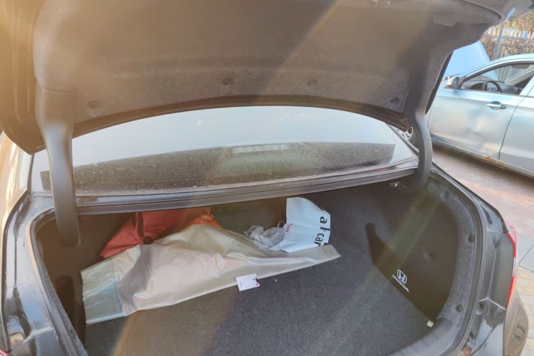 本田 雅阁 2016款 2.4L 豪华版机舱底盘23