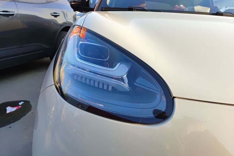 五菱汽车 五菱缤果 2023款 333km 灵犀互联+款车身外观8