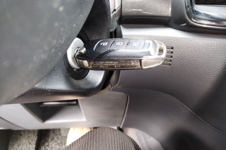 福特 撼路者 2017款 2.0T 汽油自动四驱旗舰版 7座中控内饰11