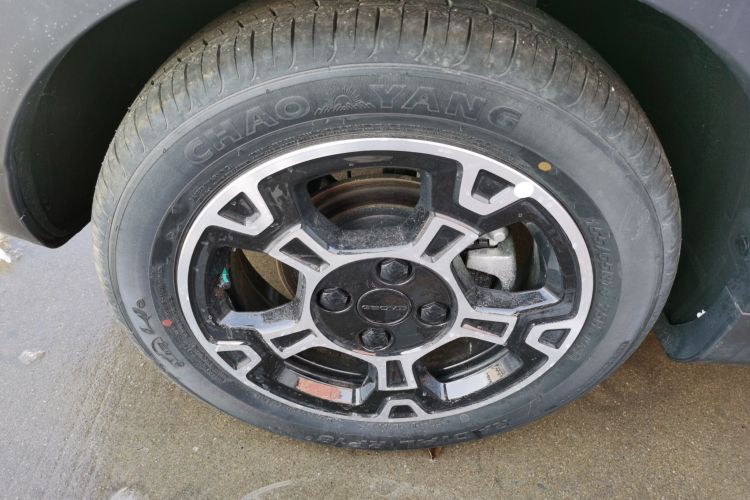 吉利银河 2025款 210km 熊猫骑士车身外观6007