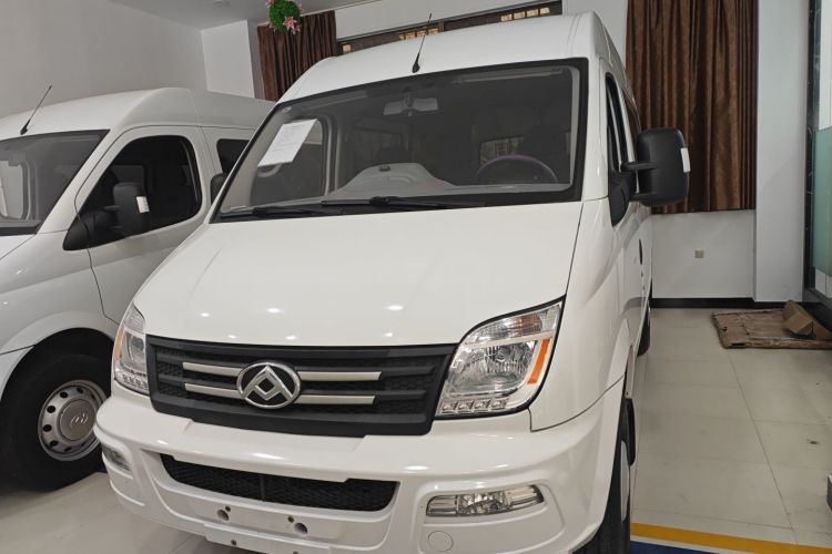 上汽大通MAXUS 新途V80 2023款 2.0T AMT经典傲运通短轴中顶5/6座车身外观6001