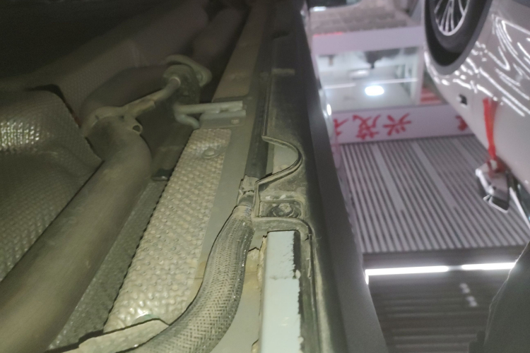 零跑汽车 零跑C16 2026款 增程 280激光雷达智尊版 5座局部细节9002