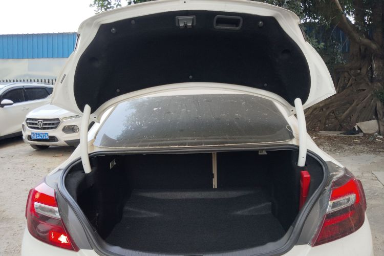 别克 君威 2015款 2.0L 领先时尚型局部细节23