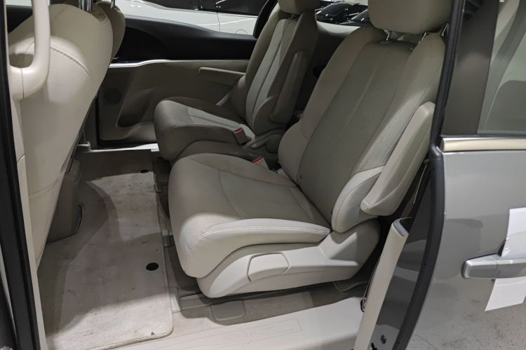 别克GL8 2023款 陆上公务舱 舒适型中控内饰21