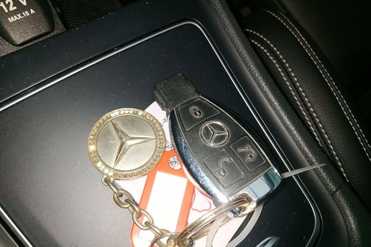 奔驰GLA 2017款 GLA 220 4MATIC 豪华型中控内饰11