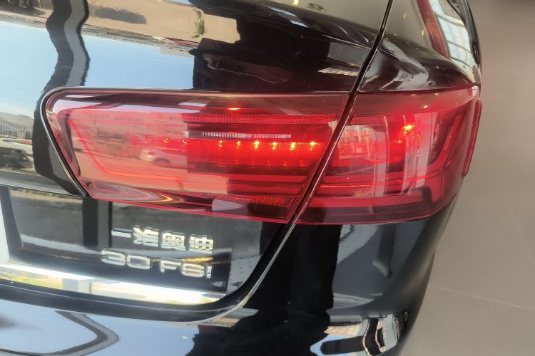 奥迪A6L 2016款 30 FSI 舒适型车身外观6006