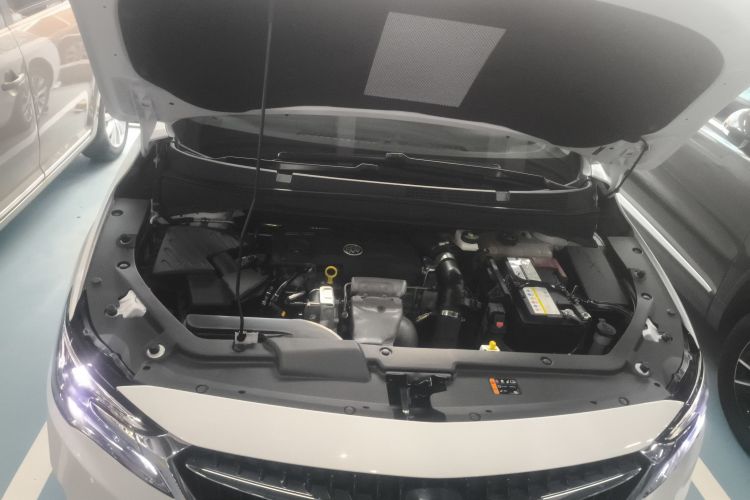 别克GL6 2021款 323T 轻混动互联豪华型机舱底盘24