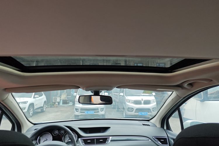 标致308 2014款 乐享版 经典 1.6L 手动优尚型中控内饰22