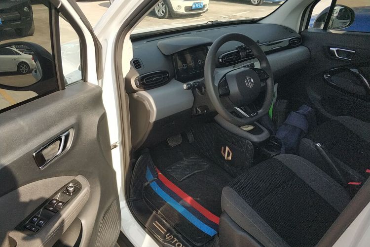 零跑汽车 零跑T03 2021款 400轻享版 磷酸铁锂中控内饰20