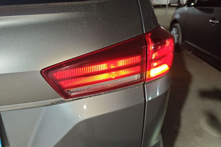 宝骏360 2019款 1.5L CVT豪华型 国VI车身外观9