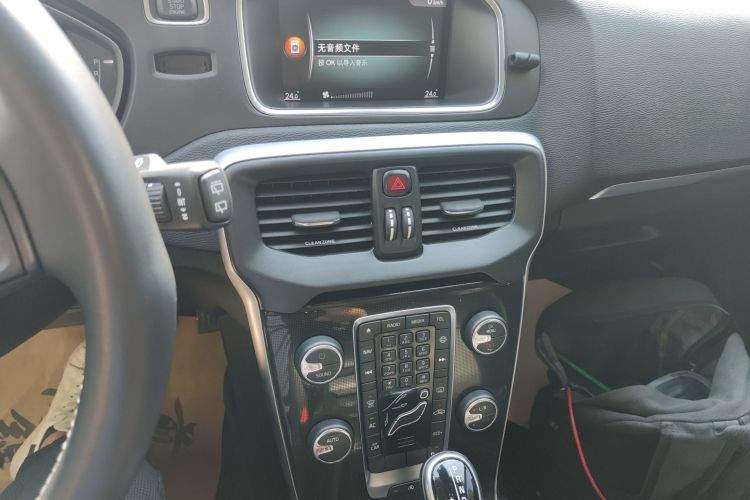 沃尔沃V40 2019款 T3 智逸版中控内饰16