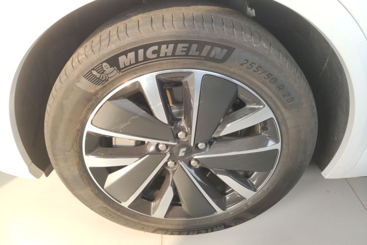 理想汽车 理想L8 2025款 Max 智能焕新版车身外观6007