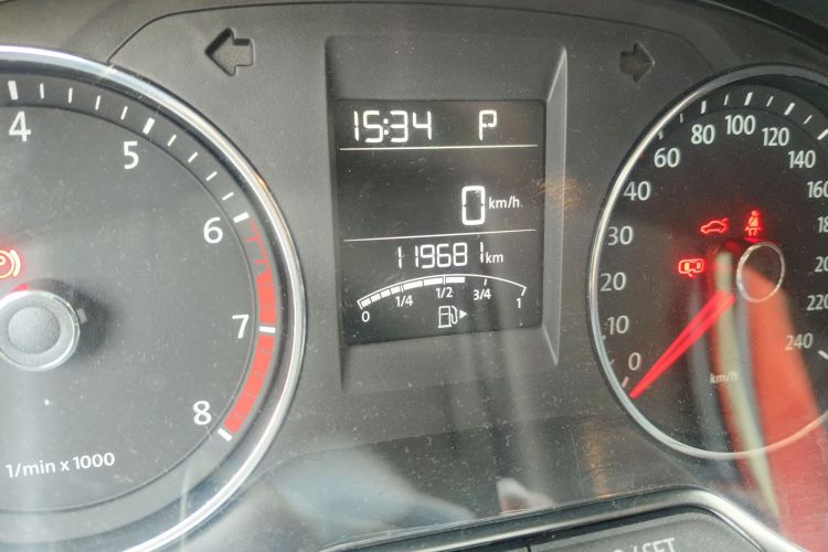 大众 Polo 2014款 1.6L 自动舒适版中控内饰15